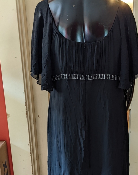 Adrianna Papell 'Occasions' beaded silk gown - Picture 8 of 8